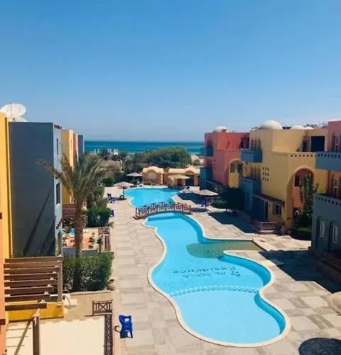 Aldora شقه 3 غرف نوم و2 حمام Hurghada